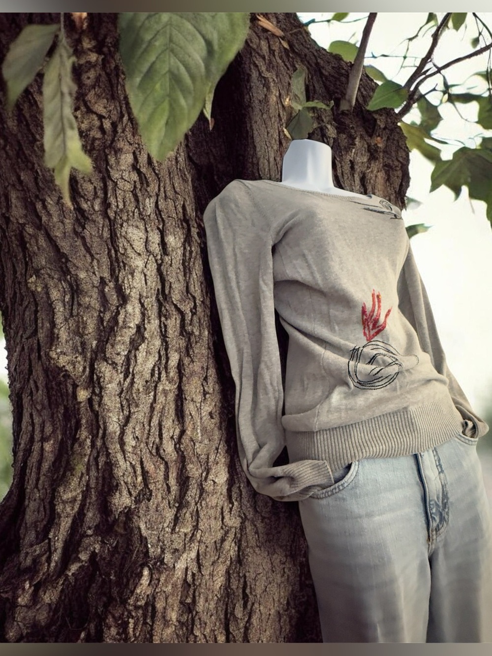 Vintage Desigual Grey Long-Sleeve Graphic Crewneck Sweater - Picture 7 of 7